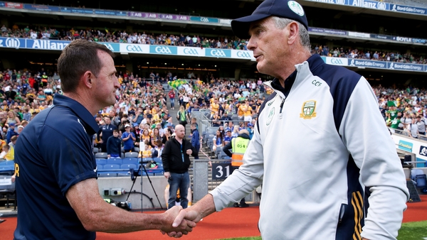 Colm O'Rourke shakes hands with Andy McEntee after the full-time whistle