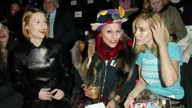 Claire Danes stylist Patricia Field and actress Sarah Jessica Parker attend the Narciso Rodriguez Fall Winter 2003 Collection