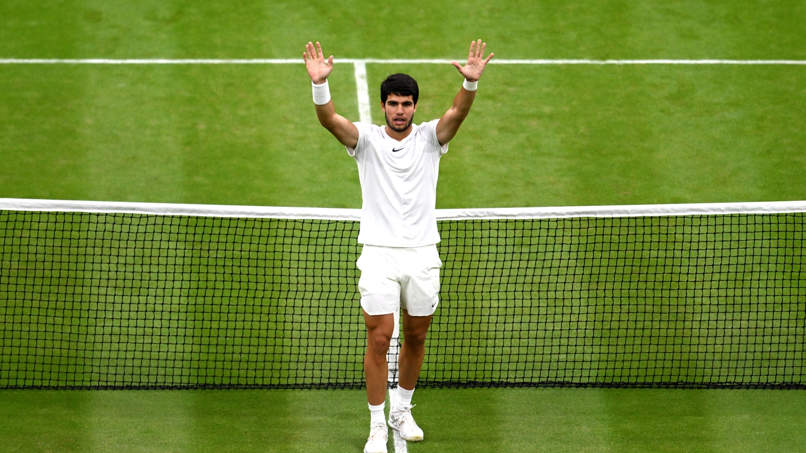 Ténis: Djokovic arrasa Nadal na final de Pequim - CNN Portugal