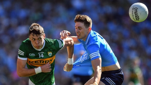 David Clifford and Mick Fitzsimons battle for possession during last year's semi-final