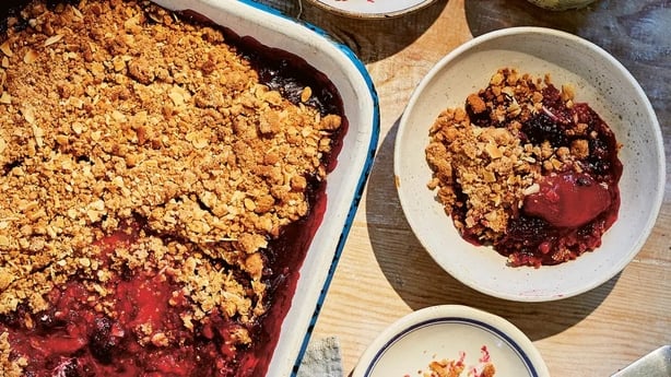 Blackberry and peach crisp