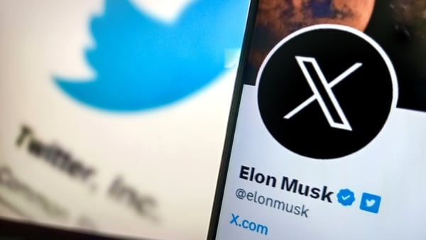 The new Twitter logo as seen on Elon Musk's profile