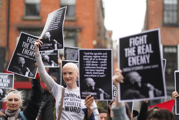 Dublin Pays Heartfelt Tribute to Sinéad O’Connor with Sing-Along of “Nothing Compares 2 U”