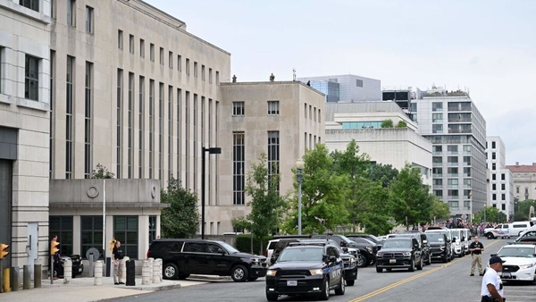 Donald Trump's motorcade leaves the E. Barrett Prettyman US Courthouse after his arraignment