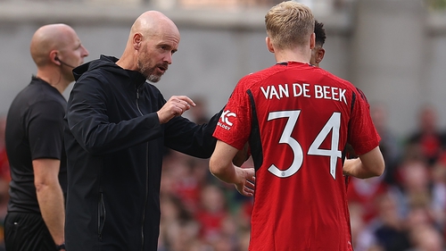 Donny van de Beek injury 'not looking good' says Erik ten Hag after