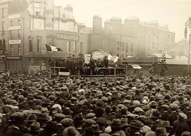 A very crowded Republican meeting in Dublin August 1923 Photo: National Library of Ireland, HOG125