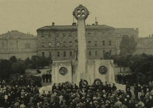 Unveiling of cenotaph to Collins and Griffith on Leinster Lawn Photo: London Illustrated News, 18 August 1923