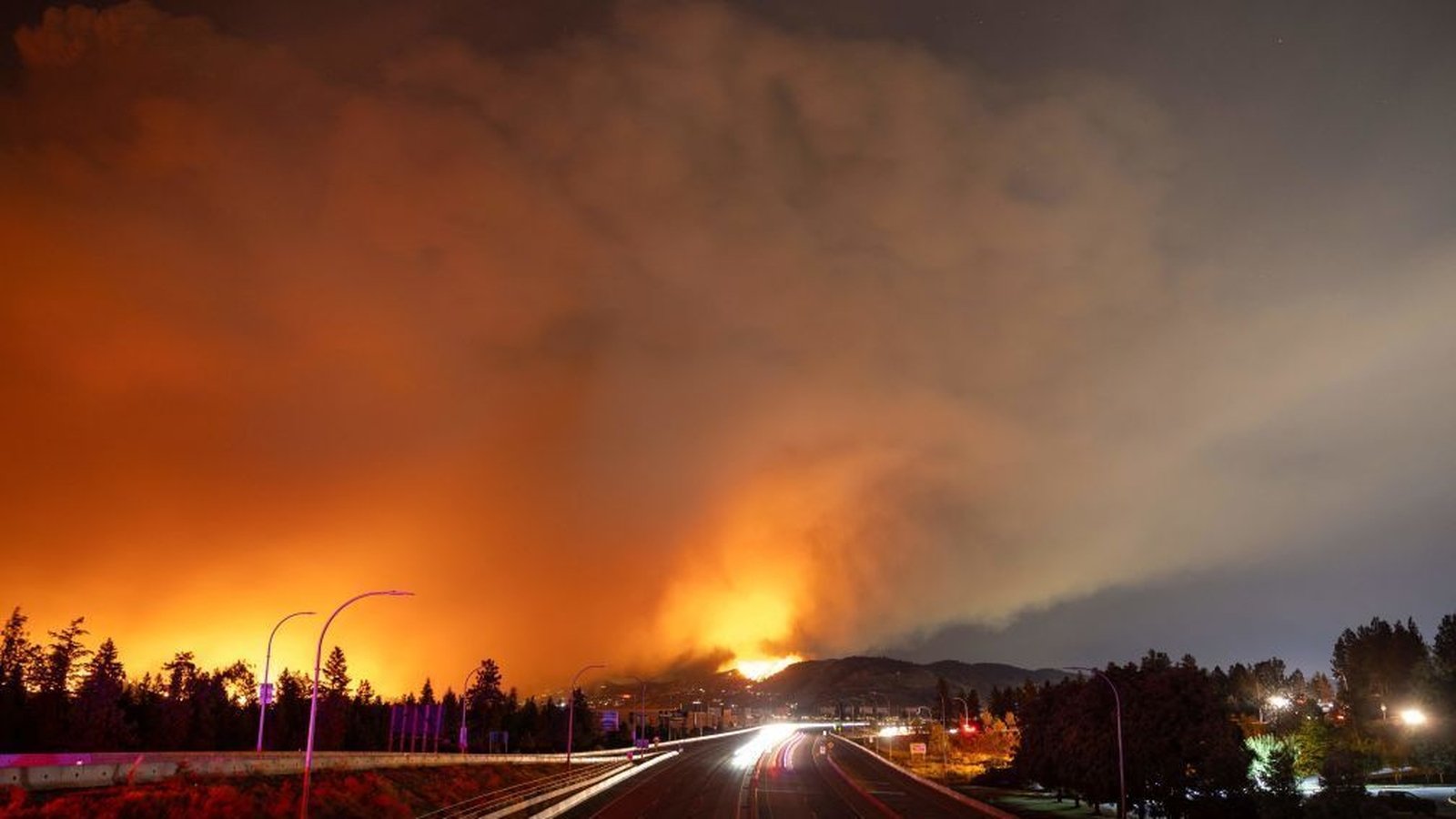 Residents flee as Canada fires spark new evacuations