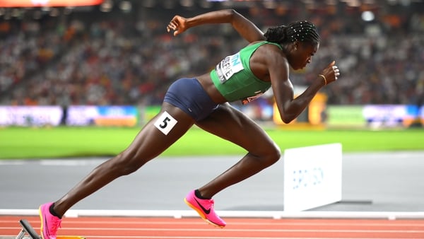 Rhasidat Adeleke gets out of the blocks in her 400 metre semi-final