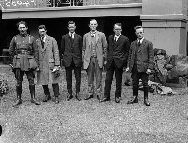 RTÉ Cashman Collection 0506/062 From left to right, General Seán Mac Eoin, Seán Moylan, General Eoin O'Duffy, General Liam Lynch, General Gearóid O'Sullivan and Liam Mellowes. This shot was taken before the Civil War. 0506_062