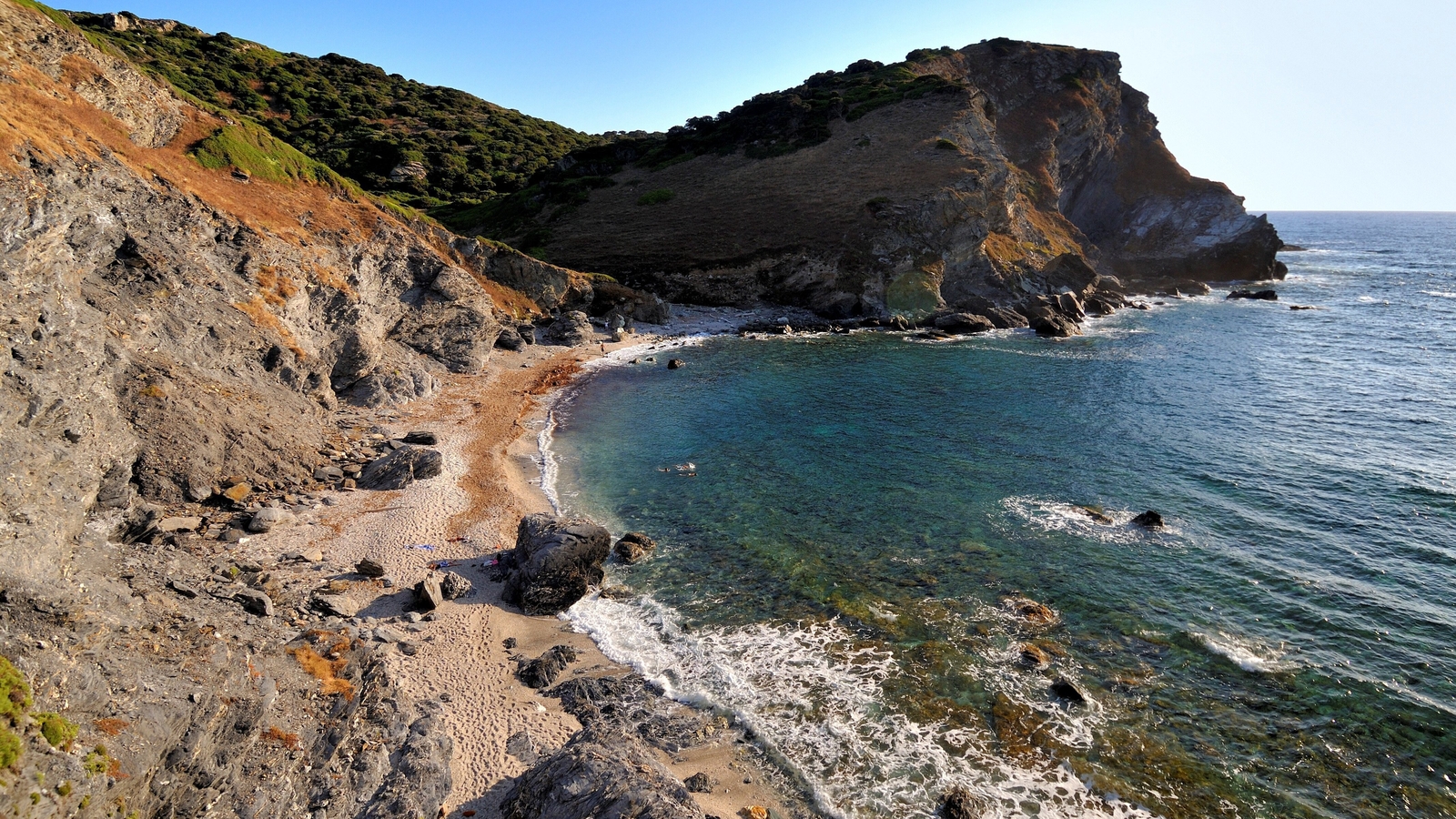 French man caught with 41kg of stones from Italy beach