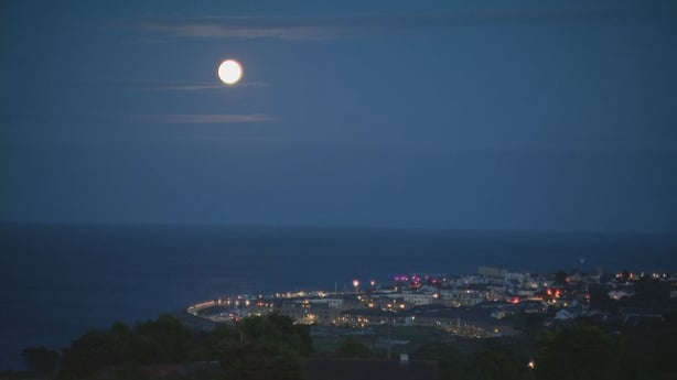 The super blue moon rising above Greystones in Wicklow this evening