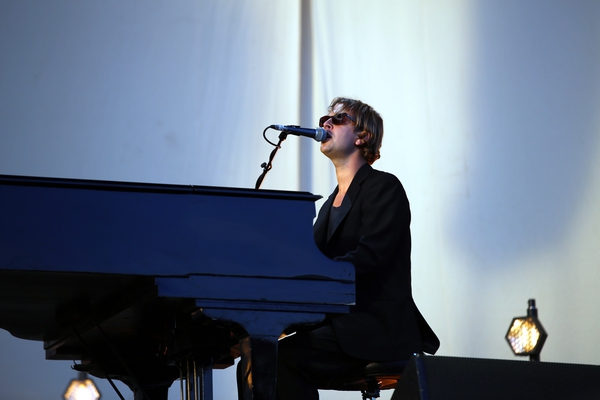 Tom Odell playing at Electric Picnic