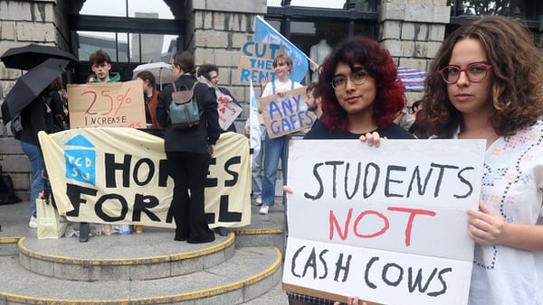 The protesting students have called for a rent freeze (Pic: RollingNews.ie)