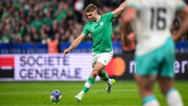 Jack Crowley kicks the penalty that put Ireland five clear