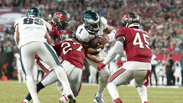 Physical Eagles dominate Buccaneers, move to 3-0 