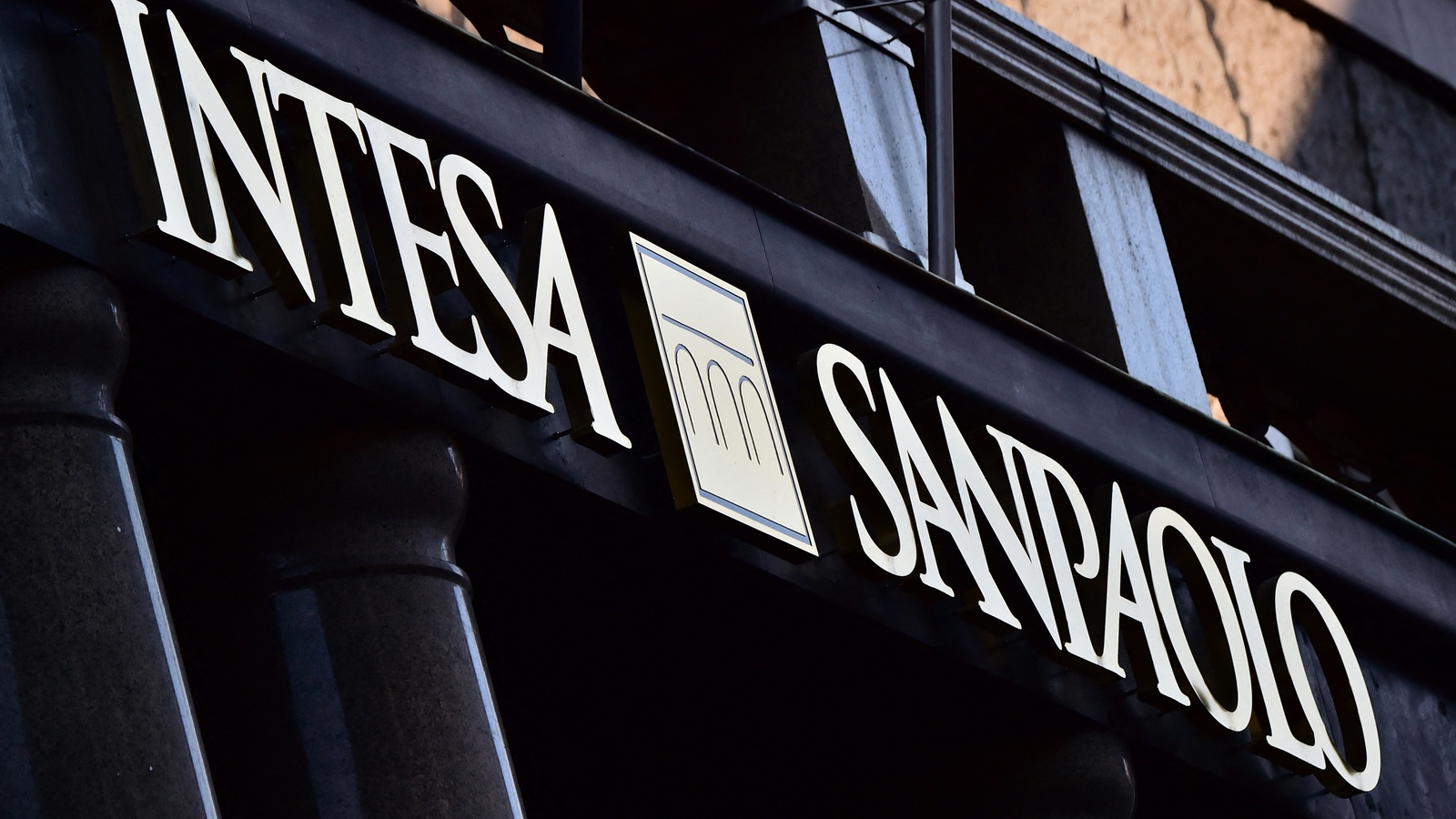 Decree permitting Intesa to sell Russian assets signed
