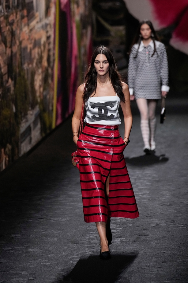 Vittoria Ceretti wears a creation for the Chanel Spring/Summer 2024 womenswear fashion collection