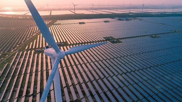 Co-location of renewable energy projects involves situating multiple renewable energy facilities in close proximity to each other to maximise efficiency. Photo: Getty Images
