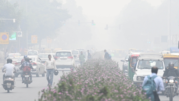 A smog forms over Delhi every winter causing a surge in respiratory illnesses
