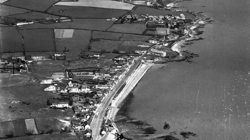 The crime scene: an aerial view of Blackrock, Co Louth where a woman was charged with the offence kissing in public in 1937. Photo: Alexander Campbell 'Monkey' Morgan/Independent Newspapers Ireland/NLI Collection/Getty Images