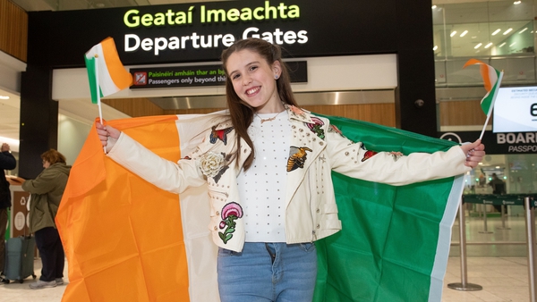 Jessica McKean pictured at Dublin airport on Sunday as she heads to Nice for the Junior Eurovision grand final. Photo credit: Bryan Brophy