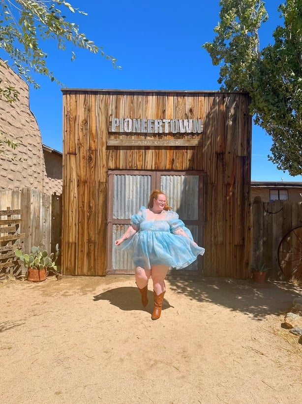 A woman at Pioneertown, Joshua Tree