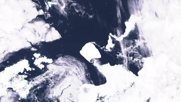 The A23a iceberg is roughly three times the size of New York city (Pic: European Union/Copernicus Sentinel-3)
