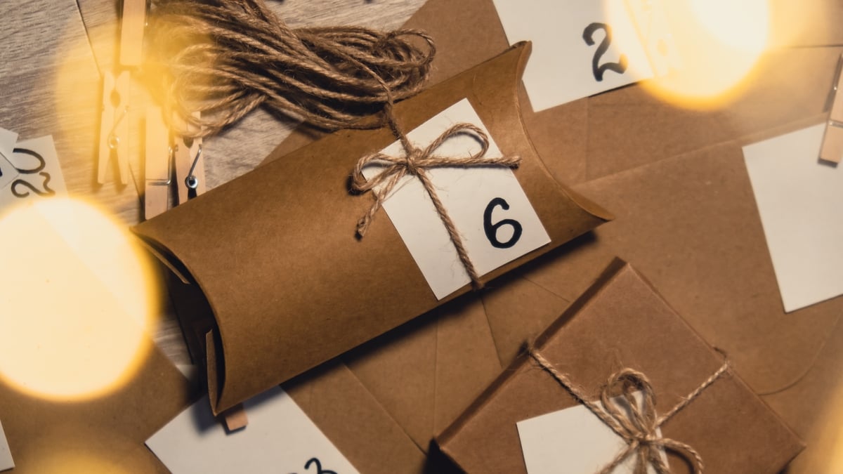 6 gift ideas for coworkers - The Word Factory