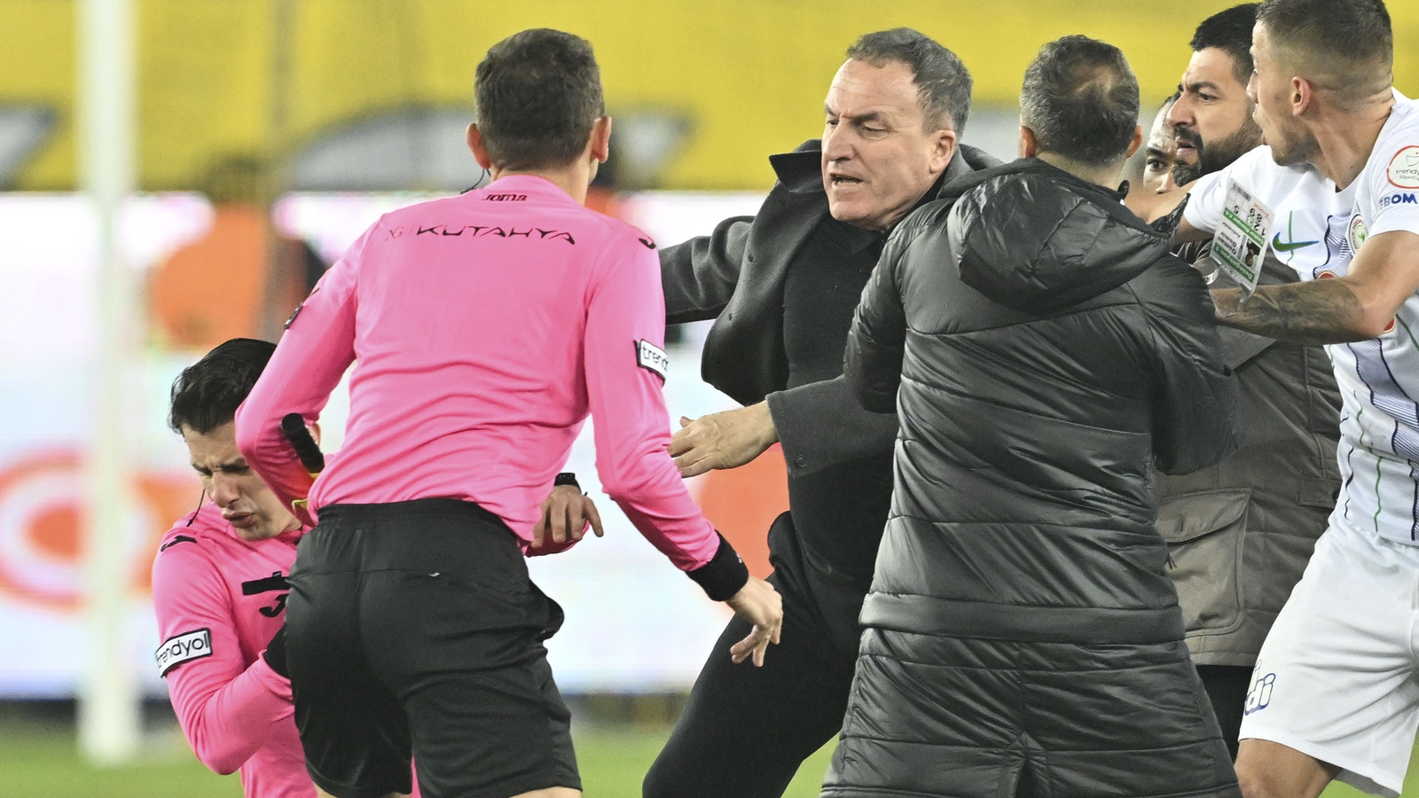 Turkish club president punches referee to the ground