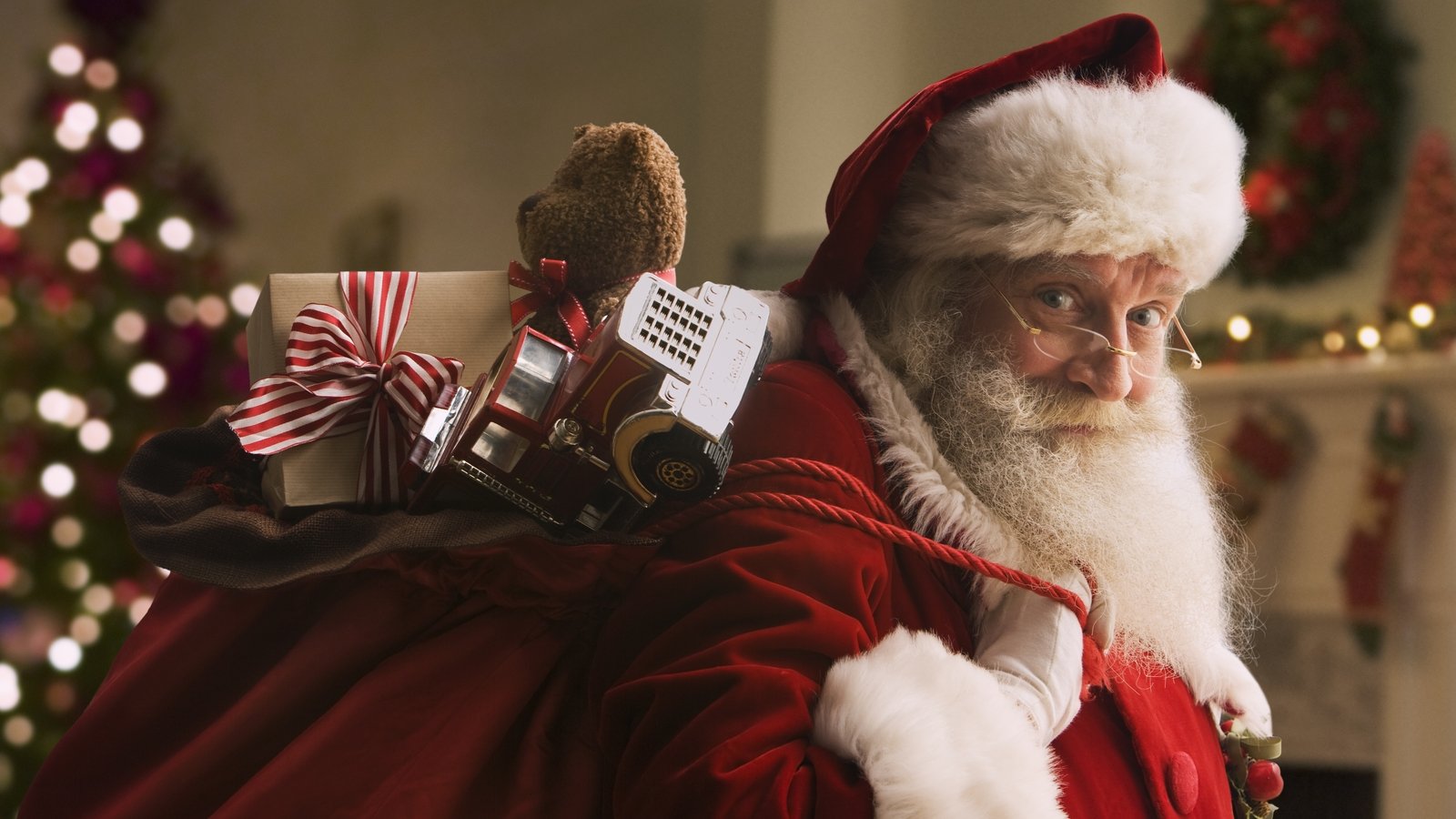 Watch: Santa given clearance to enter Irish airspace