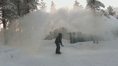 Video | Boiling water turns to steam, snow in Freezing Finland | RTÉ