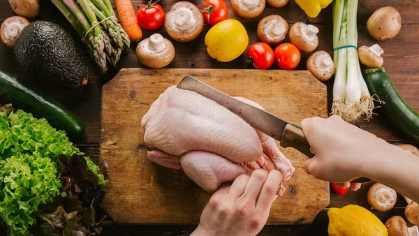 Only cooking can remove the harmful pathogens raw chicken contains. Photo: Nerudol/ Shutterstock