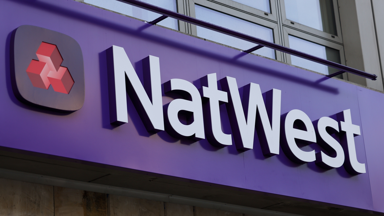 UK set to scrap NatWest share sale amid surprise election