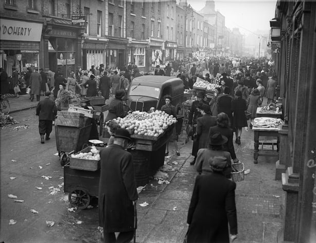 March 1946: Despite rationing in post war Dublin, shopping in Moore Street Market is a joy to the Irish housewife. (Photo by J. Merriman/Keystone Features/Getty Images)