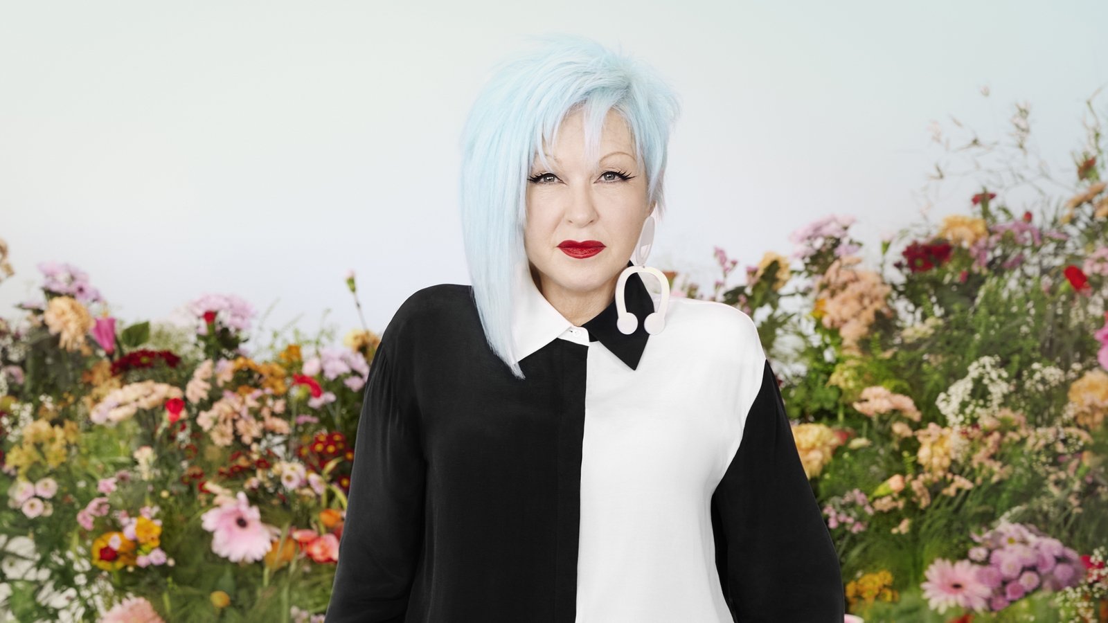 Cyndi Lauper signs deal with virtual avatar company