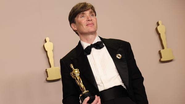 Cillian Murphy with his Oscar statuette