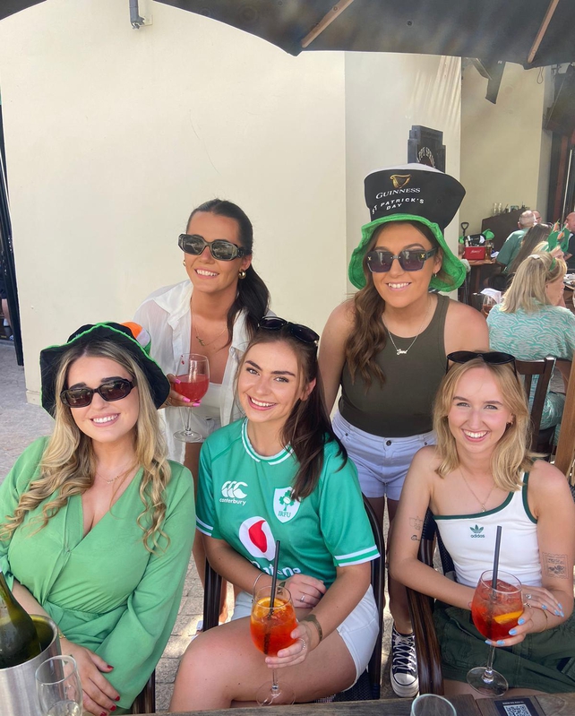 Celebrating in Dubai are (Back L-R) Jennifer Heraghty, Jane O'Connell, (Front L-R) Lauren Daly, Grainne Sheehan and Rebecca Flynn