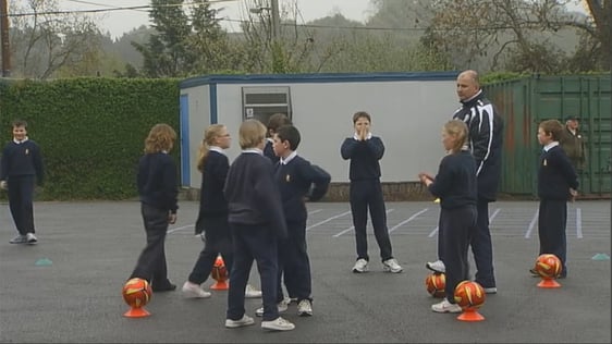Bray Wanderers FC visit St Mary's and St Gerard's National School in Enniskerry, 2009.