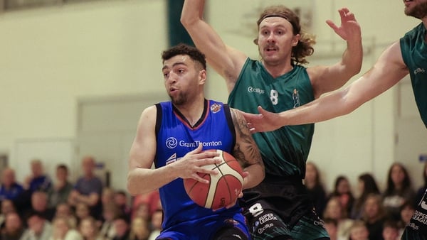 Sean Jenkins on the ball for Éanna