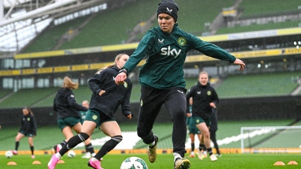 Aoife Mannion lets fly during training on the eve of Ireland's showdown with England