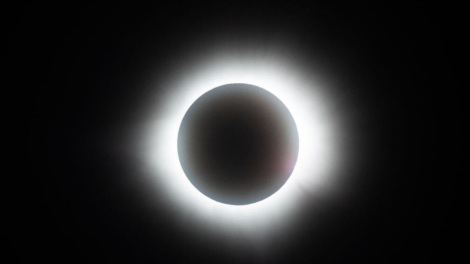 Total solar eclipse hits Mexico before arcing across US