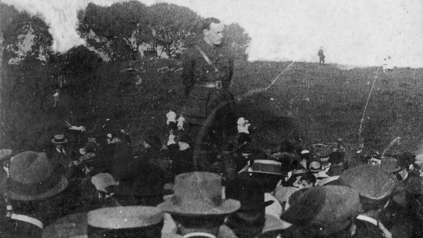photo pearse century ireland Ed-68-Pearse-addressing-crowd-dolphins-barn-1915-BMH_(2)