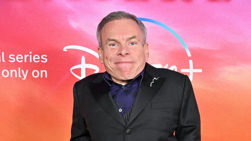 Warwick Davis apologises over social media message