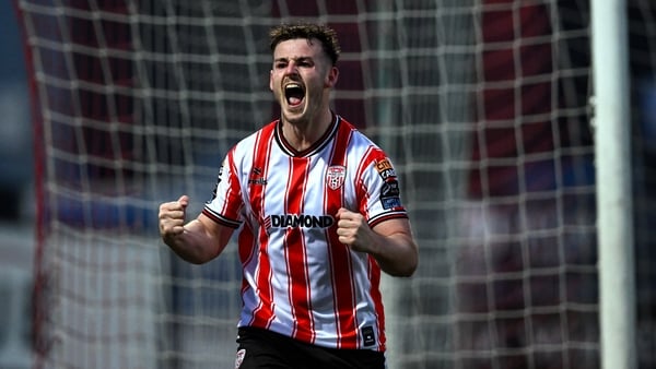 Danny Mullen of Derry City celebrates