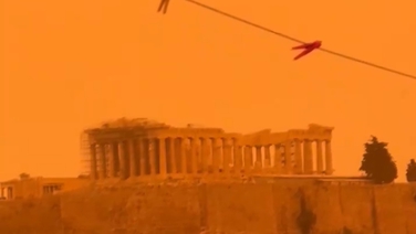 Strong winds cover Athens in Saharan dust