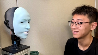 Robot face uses AI to mimic human smile