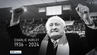 'An inspirational footballer' - Ireland great Charlie Hurley dies aged 87