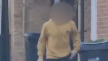 Footage of man wielding sword in London stabbing incident
