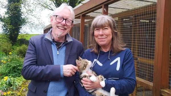 Up the cats! Vincent Woods, Laura Roberts of Cuibhreann Cattery and Rudy